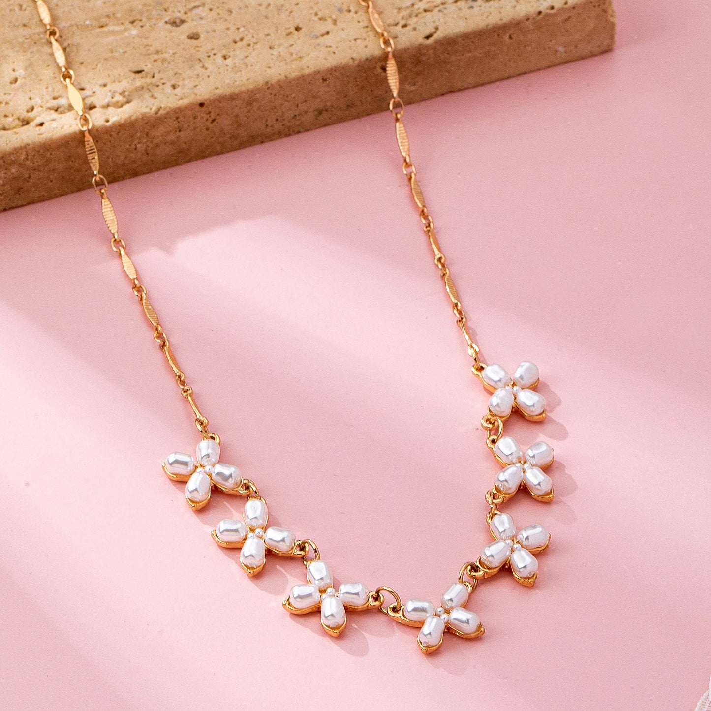 Charm Necklace-Delicate Pearl Flower |