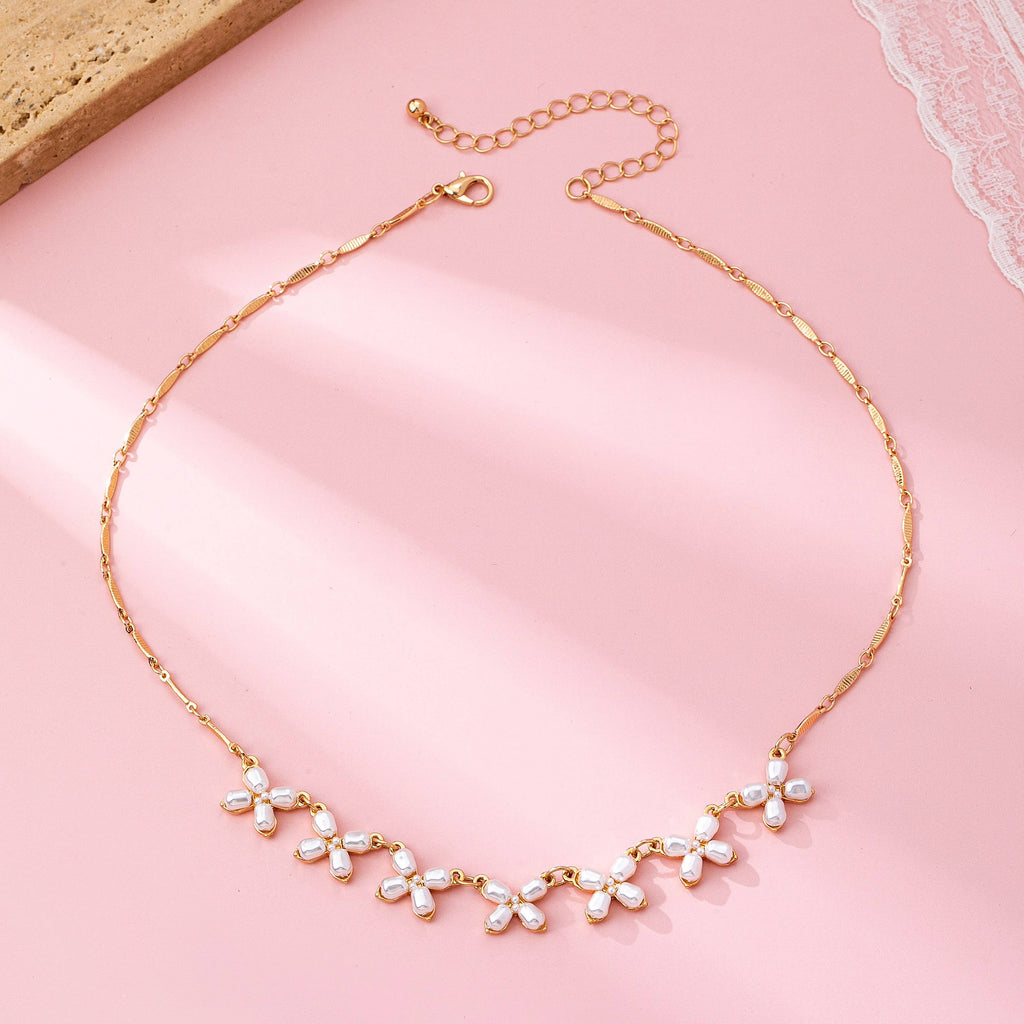 Charm Necklace-Delicate Pearl Flower |