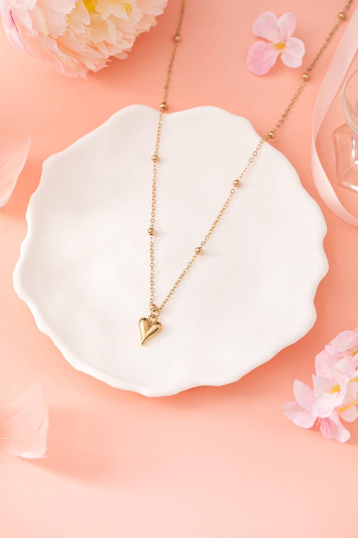 Valentines Gold Plated Alloy Puffed Heart Necklace